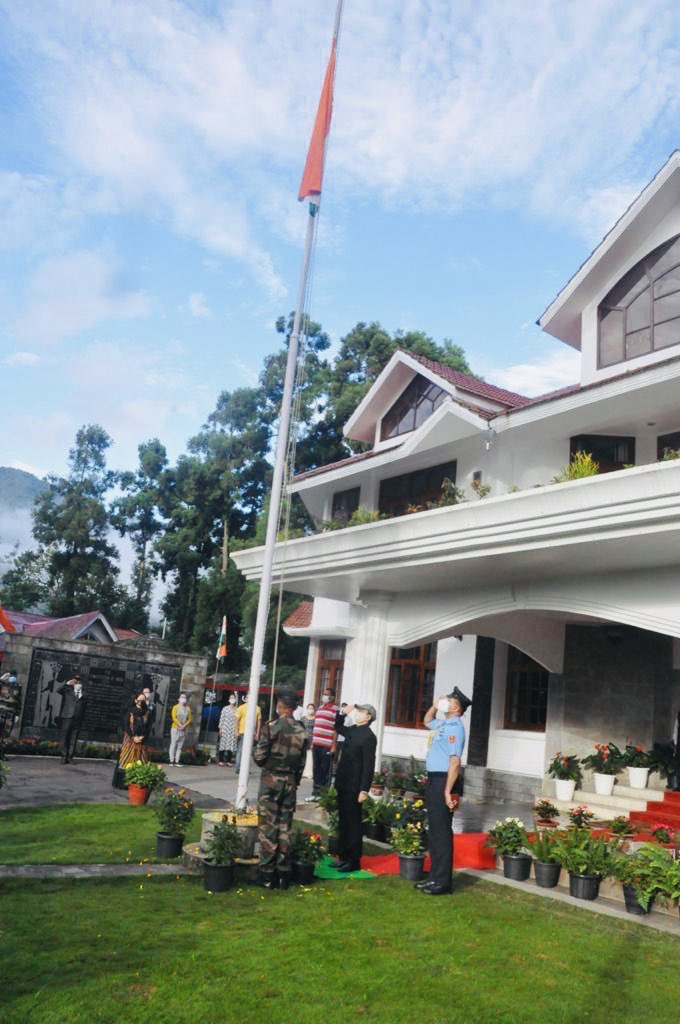 Governor RN Ravi hoisting the Tricolour at Raj Bhavan, Kohima on the occasion of the 74th India Independence Day on August 15. (Photo: @RajBhavanKohima / Twitter)